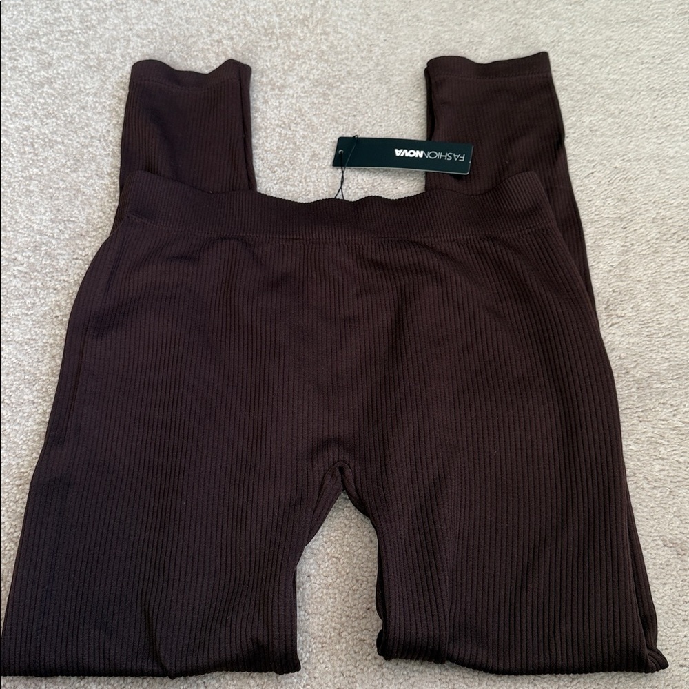 Fashion Nova Chocolate Ribbed Leggings SZ L/XL
